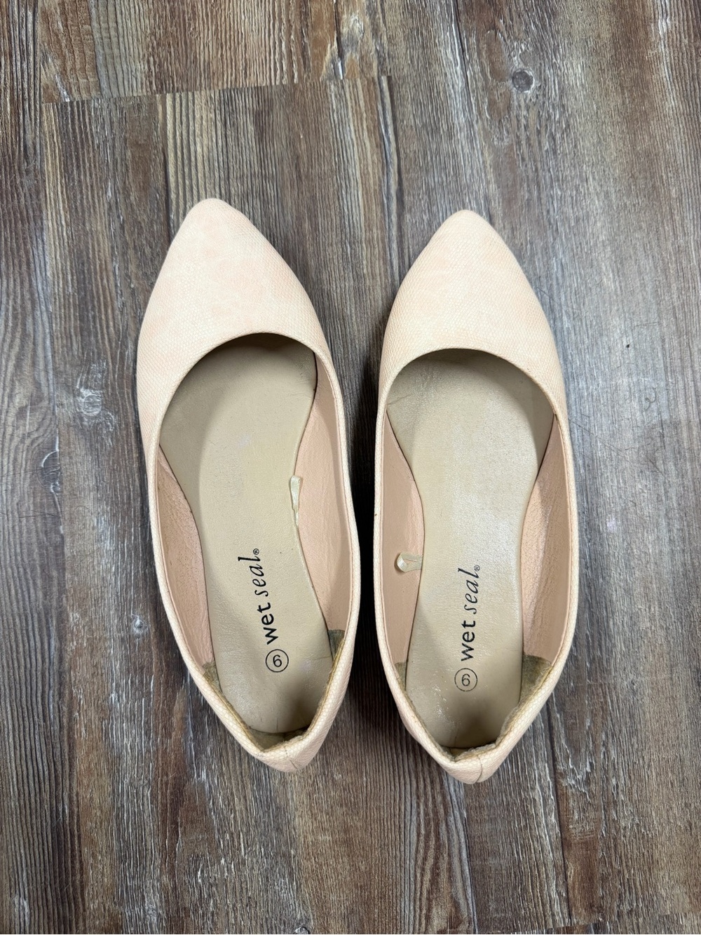 Vintage Y2K Wet Seal cream pointed toe flats